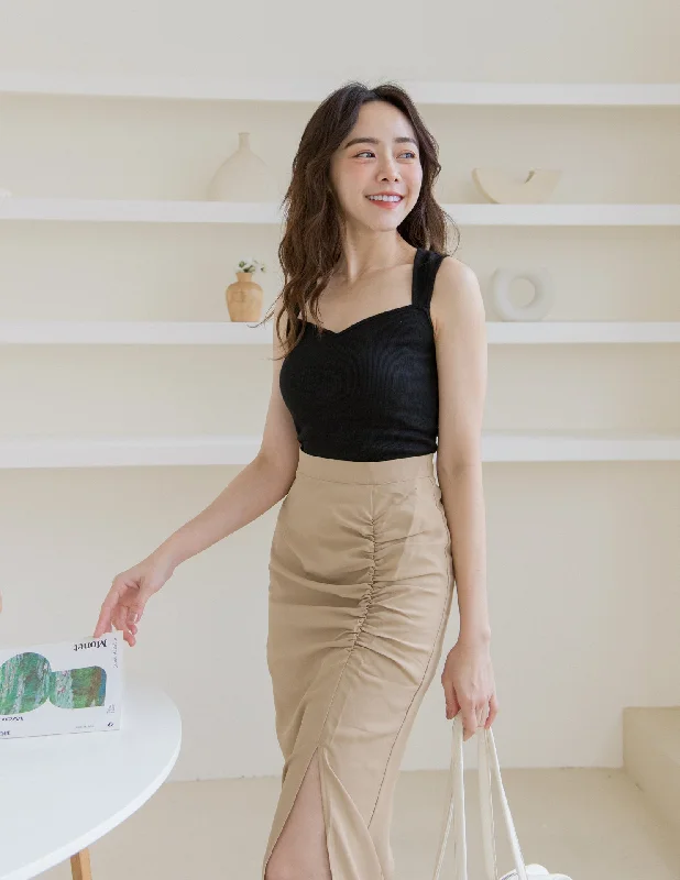 Weekend Deals That Amaze Meredith Ribbed Top in Black