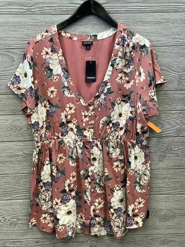 Overstock Clearance Top Short Sleeve By Torrid In Floral Print, Size: 1x