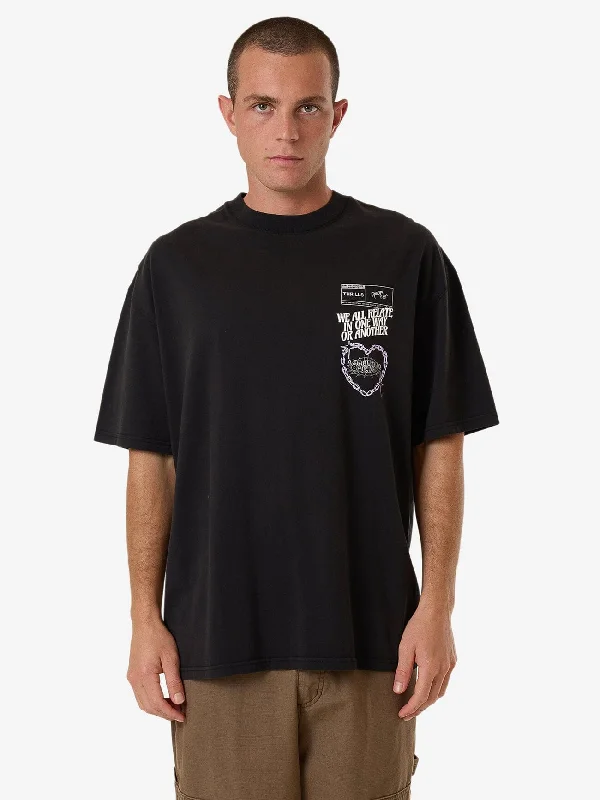 Special Discount Chain Reaction Box Fit Oversize Tee - Faded Black