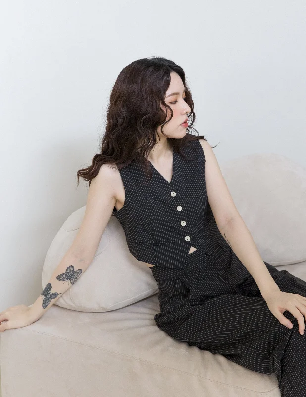 Weekend Savings Spree Harper Vest in Black