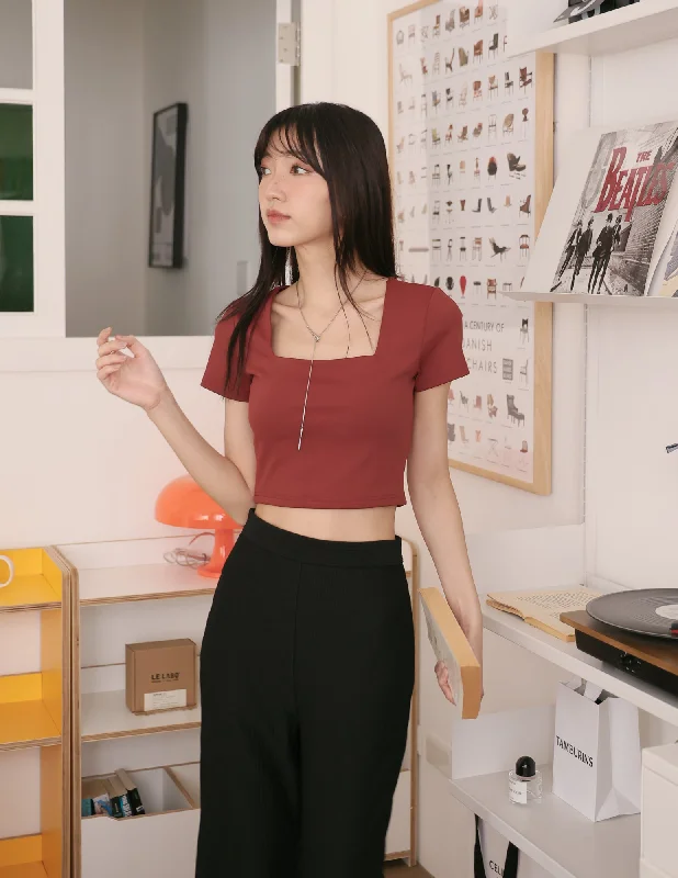 Top Pick Zoe Padded Top in Burgundy
