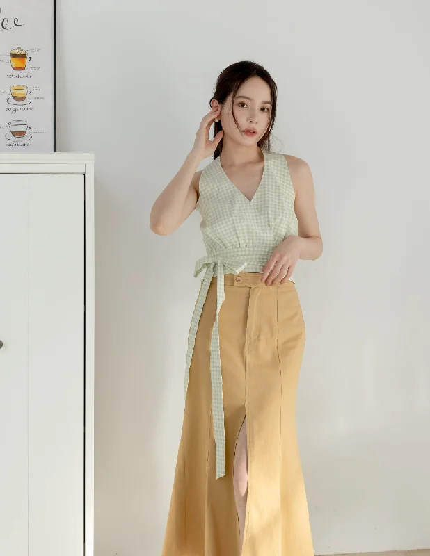 Weekend Specials to Love Celia Top in Gingham